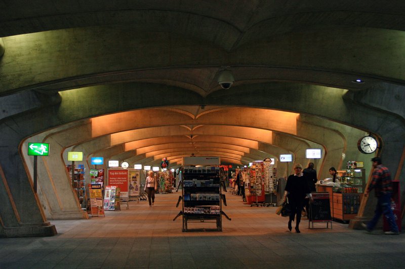 Bahnhof Stadelhofen - 06.jpg